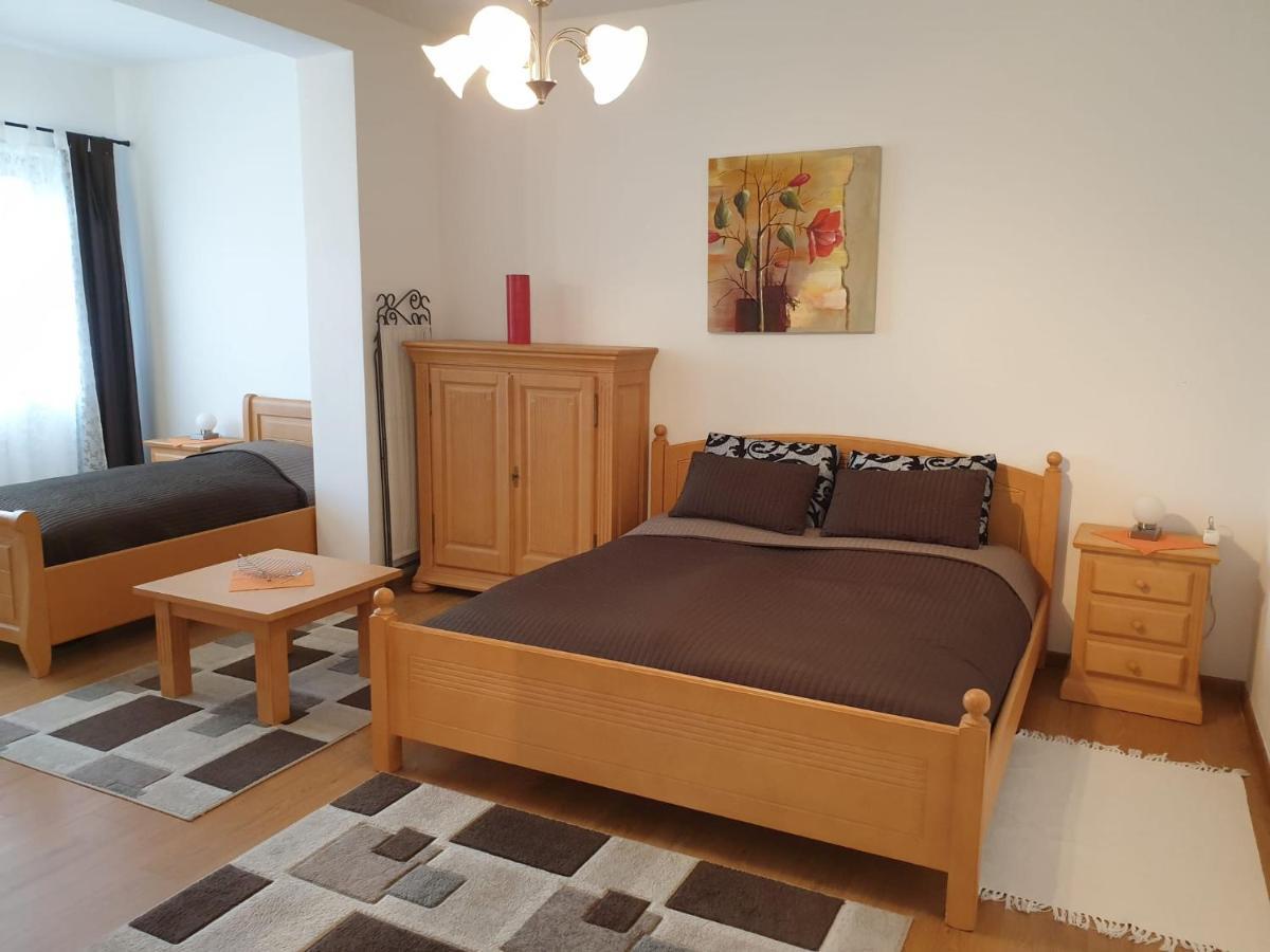 Ferienwohnung In Lobau Виена Екстериор снимка
