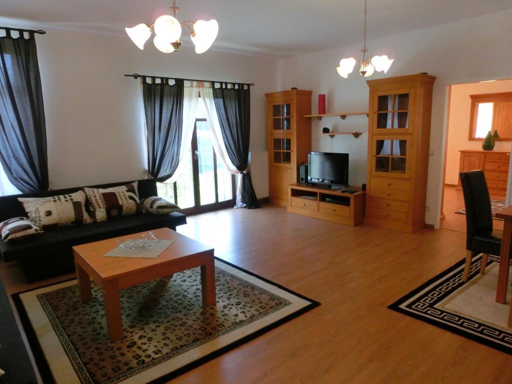 Ferienwohnung In Lobau Виена Екстериор снимка